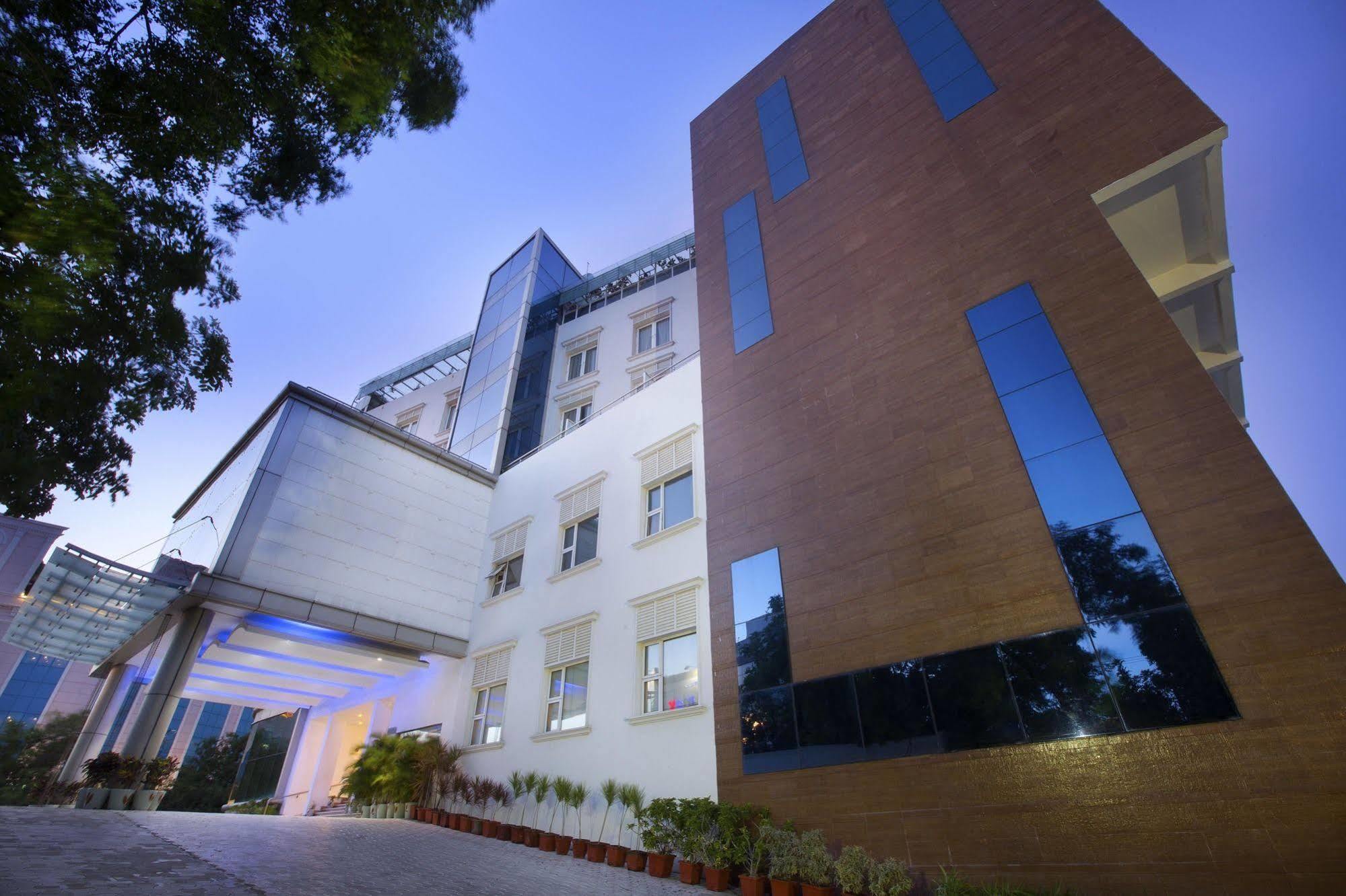 Hotel Atithi Pondicherry Dış mekan fotoğraf