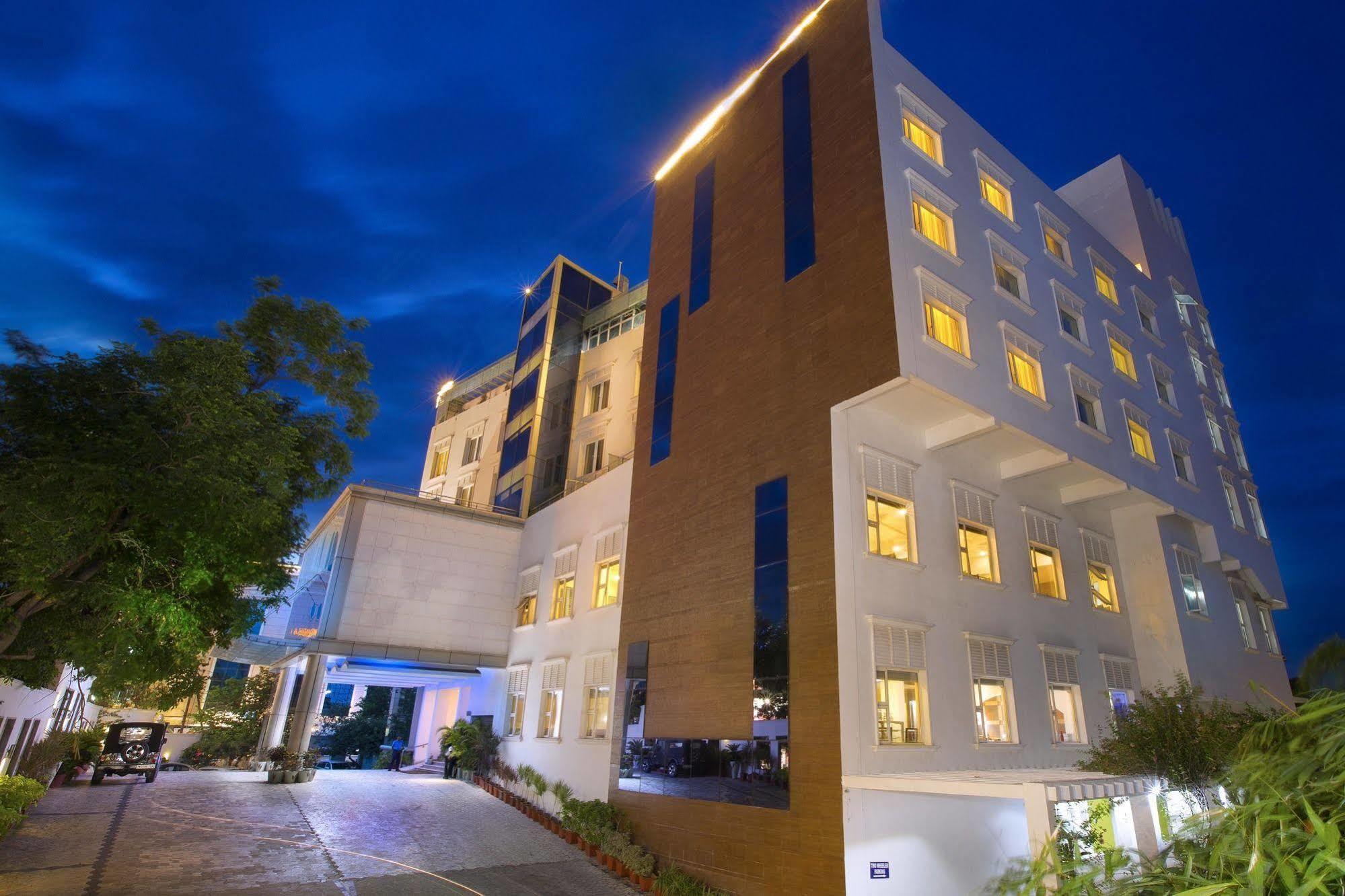 Hotel Atithi Pondicherry Dış mekan fotoğraf